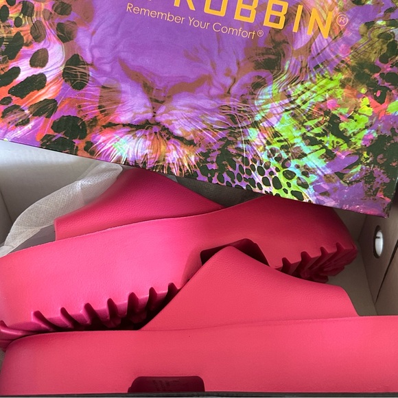 New Fuchsia Open Toe Slip on Lug Sole Chunky Block Heel Padded Insole Sandal - Picture 4 of 5